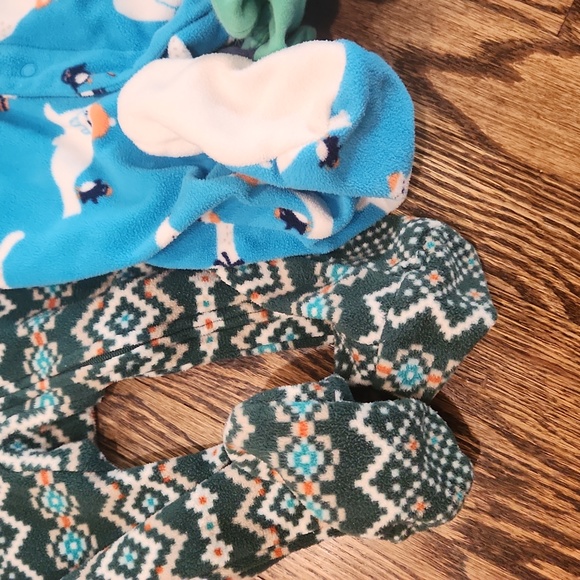 ๐5/25$ OR 7/30$ CARTERS Footie Pajamas, Set of 3 - Picture 3 of 5